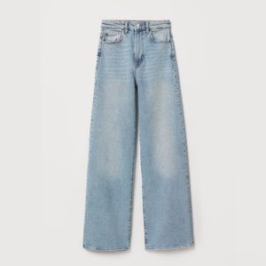 HIGH WAISTED LIGHT WASH JEANS
